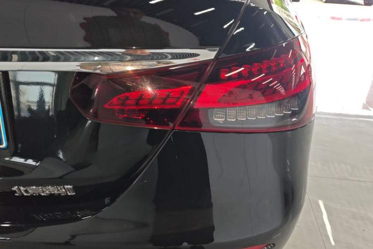 Used Mercedes-Benz E-Class 2021 E 300 L Sporty and Stylish Model Right Rear Taillight