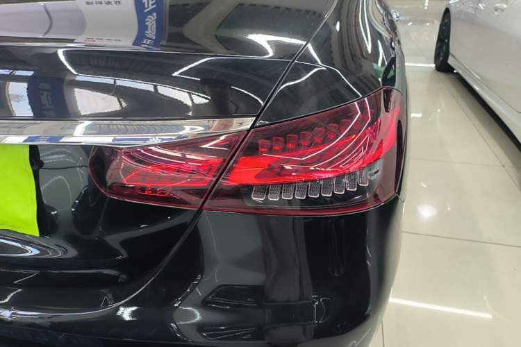 Used Mercedes-Benz E-Class 2021 E 300 L Sporty and Stylish Model Right Rear Taillight