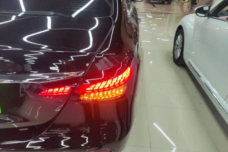 Used Mercedes-Benz E-Class 2021 Restyled E 300 L Sporty and Stylish Edition Right Rear Taillight