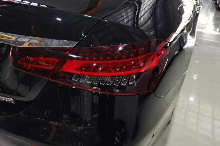 Used Mercedes-Benz E-Class 2021 Restyled E 300 L Sport Luxury Edition Right Rear Taillight