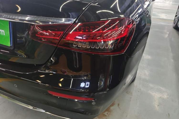 Used Mercedes-Benz E-Class 2021 Restyled E 300 L Sporty and Stylish Edition Right Rear Taillight