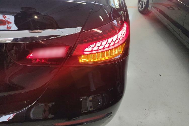 Used Mercedes-Benz E-Class 2021 E 300 L Stylish Model Right Rear Taillight