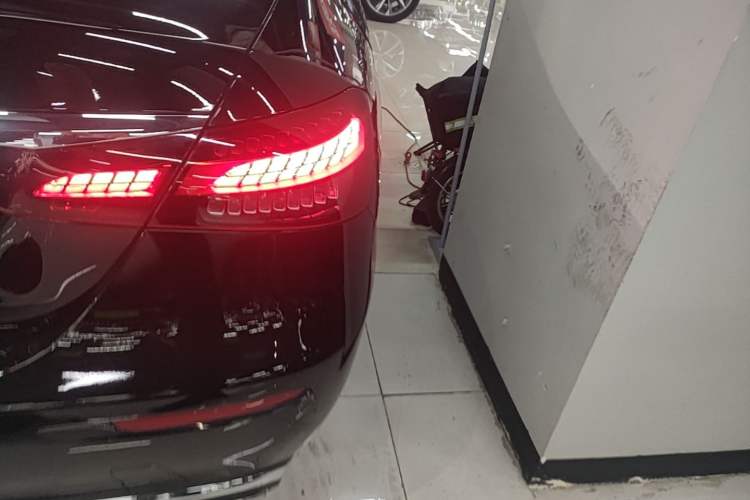 Used Mercedes-Benz E-Class 2021 Restyled E 300 L Luxury Edition Right Rear Taillight
