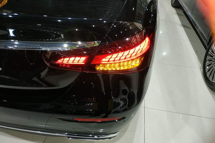 Used Mercedes-Benz E-Class 2021 E 300 L Stylish Model Right Rear Taillight
