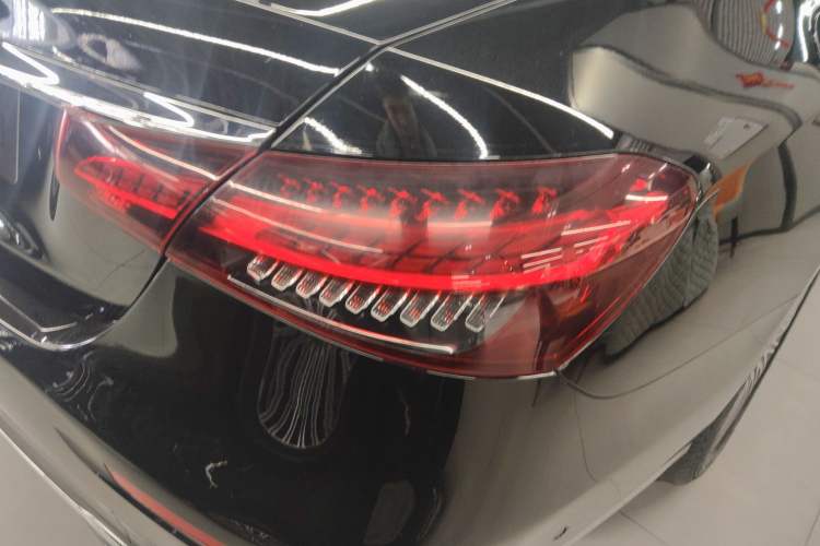 Used Mercedes-Benz E-Class 2021 E 300 L Luxury Model Right Rear Taillight