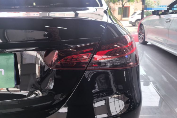 Used Mercedes-Benz E-Class 2021 E 300 L Sport Luxury Edition Right Rear Taillight