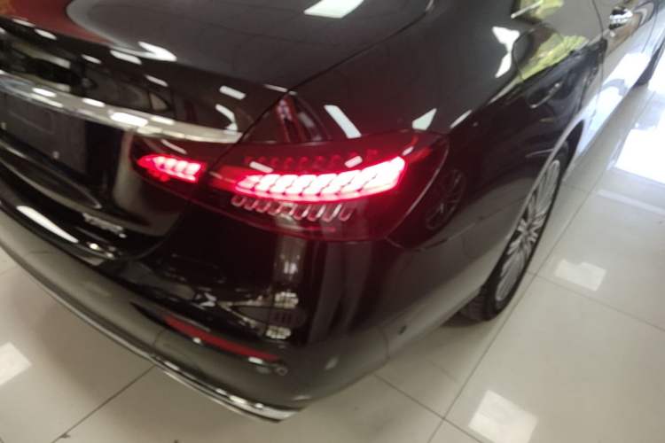 Used Mercedes-Benz E-Class 2021 Restyled E 300 L Luxury Edition Right Rear Taillight