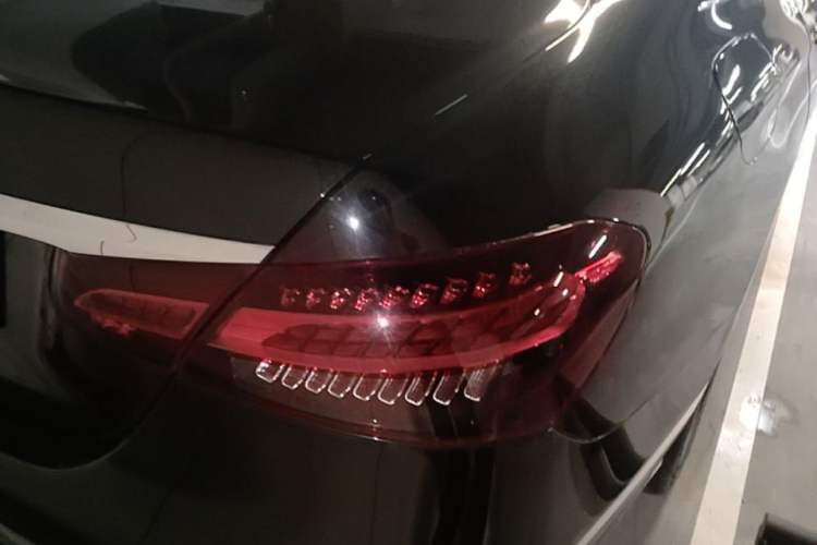 Used Mercedes-Benz E-Class 2021 Restyled E 300 L Luxury Edition Right Rear Taillight
