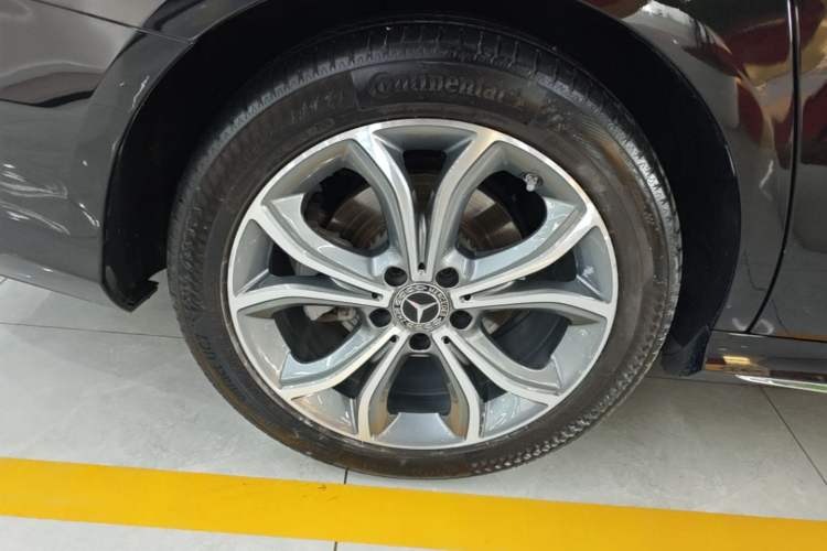 Used Mercedes-Benz E-Class 2021 Restyled E 300 L Sporty and Stylish Edition Right Rear Wheel Hub