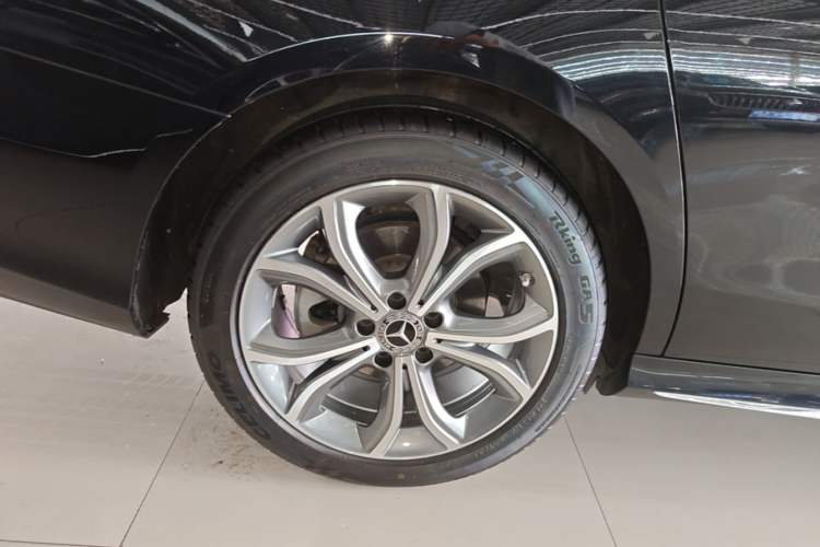 Used Mercedes-Benz E-Class 2021 E 300 L Sporty and Stylish Model Right Rear Wheel Hub