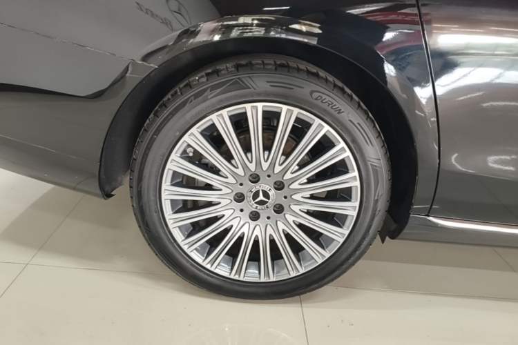 Used Mercedes-Benz E-Class 2021 Facelift E 300 L Stylish Edition Right Rear Wheel Hub