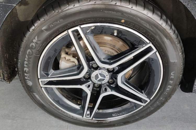 Used Mercedes-Benz E-Class 2021 E 260 Stylish Sports Edition Right Rear Wheel Hub