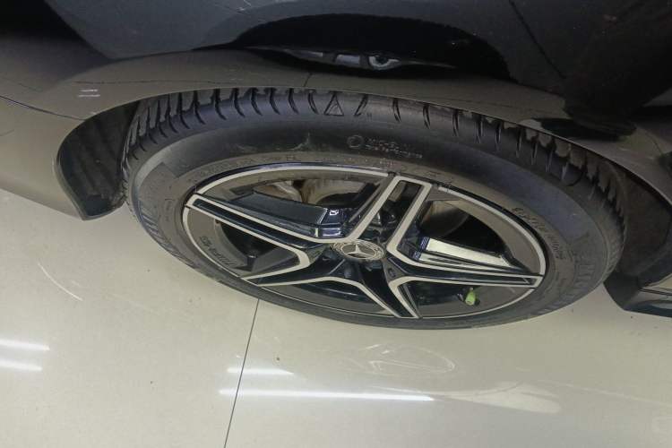 Used Mercedes-Benz E-Class 2021 Updated E 260 Fashion Sport Edition Right Rear Wheel Hub