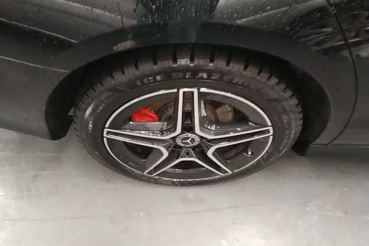 Used Mercedes-Benz E-Class 2021 Updated E 260 Fashion Sport Edition Right Rear Wheel Hub