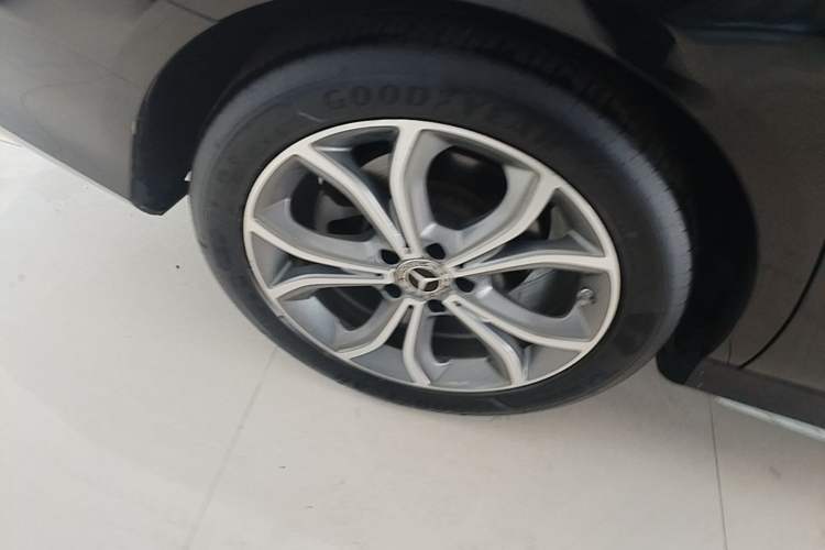 Used Mercedes-Benz E-Class 2021 Restyled E 300 L Sporty and Stylish Edition Right Rear Wheel Hub