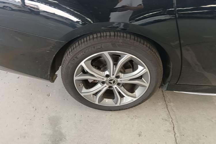 Used Mercedes-Benz E-Class 2021 E 300 L Sport Luxury Edition Right Rear Wheel Hub