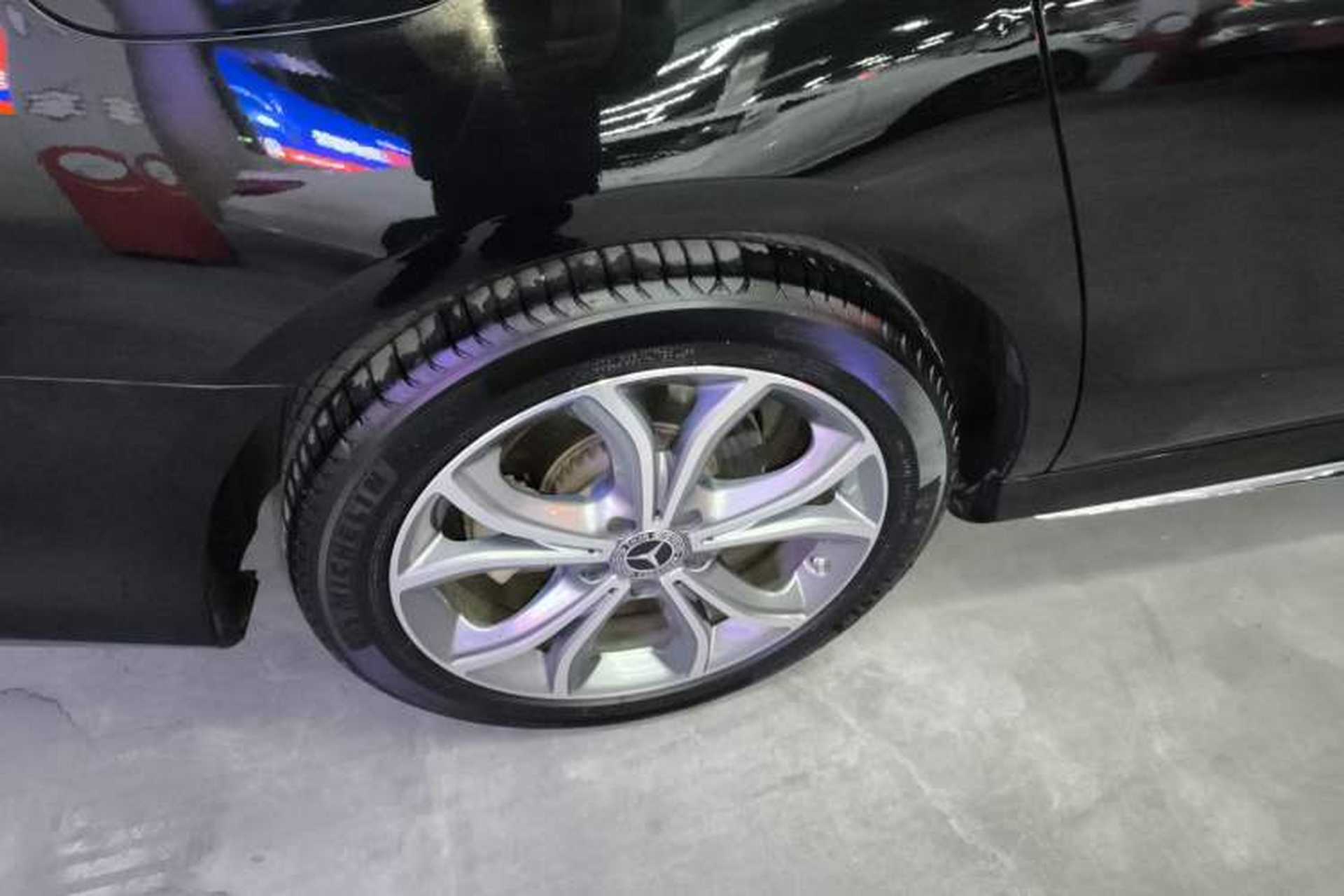 Used Mercedes-Benz E-Class 2021 E 300 L Sporty and Stylish Model Right Rear Wheel Hub