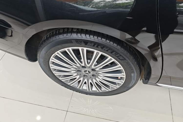 Used Mercedes-Benz E-Class 2021 Facelift E 300 L Stylish Edition Right Rear Wheel Hub
