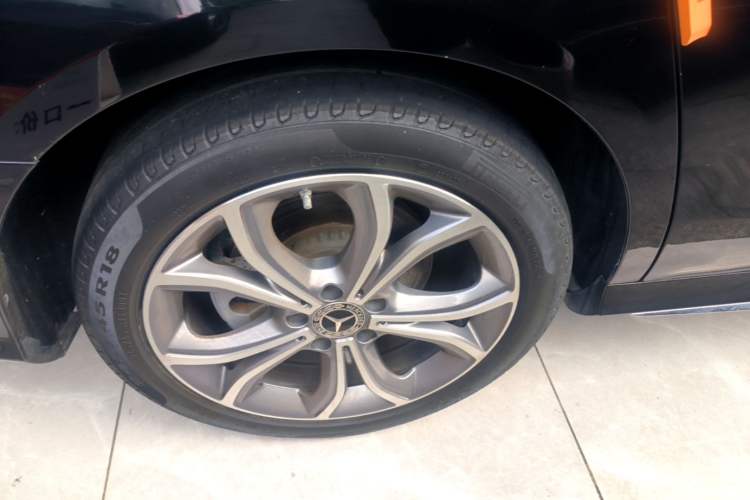 Used Mercedes-Benz E-Class 2021 Restyled E 300 L Sporty and Stylish Edition Right Rear Wheel Hub