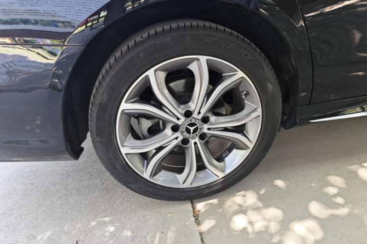 Used Mercedes-Benz E-Class 2021 E 300 L Sporty and Stylish Model Right Rear Wheel Hub