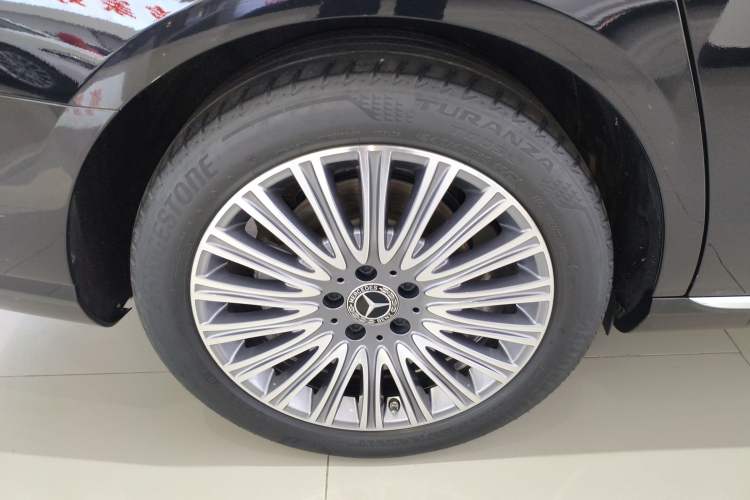 Used Mercedes-Benz E-Class 2021 E 300 L Luxury Model Right Rear Wheel Hub