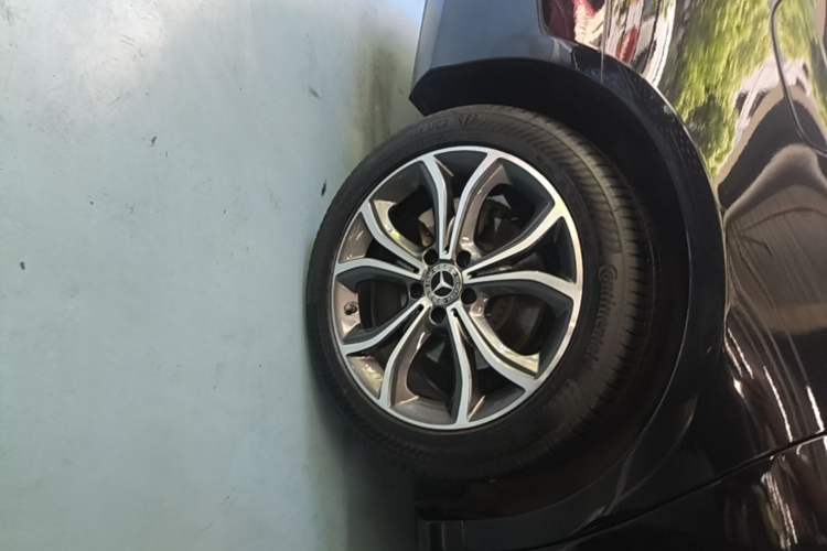 Used Mercedes-Benz E-Class 2021 E 300 L Sporty and Stylish Model Right Rear Wheel Hub