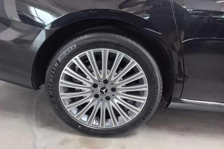 Used Mercedes-Benz E-Class 2021 Facelift E 300 L Stylish Edition Right Rear Wheel Hub