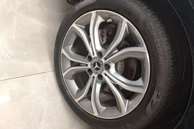 Used Mercedes-Benz E-Class 2021 E 300 L Sport Premium Edition Right Rear Wheel Hub