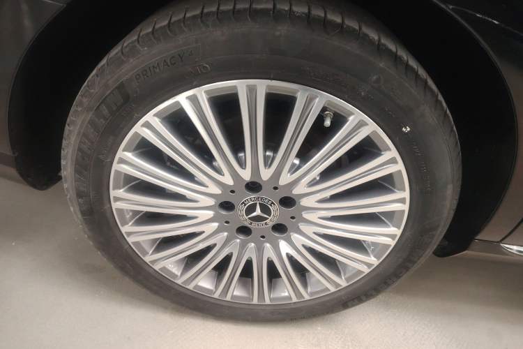 Used Mercedes-Benz E-Class 2021 Facelift E 300 L Stylish Edition Right Rear Wheel Hub