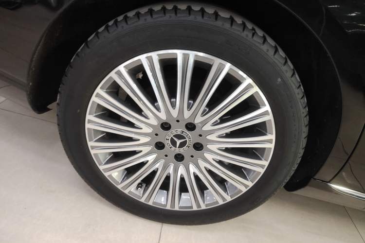 Used Mercedes-Benz E-Class 2021 E 300 L Stylish Model Right Rear Wheel Hub