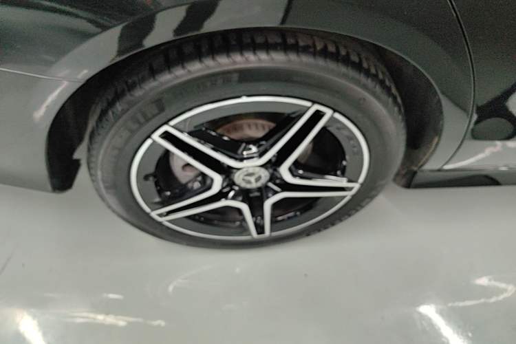 Used Mercedes-Benz E-Class 2021 E 260 Luxury Sports Edition Right Rear Wheel Hub