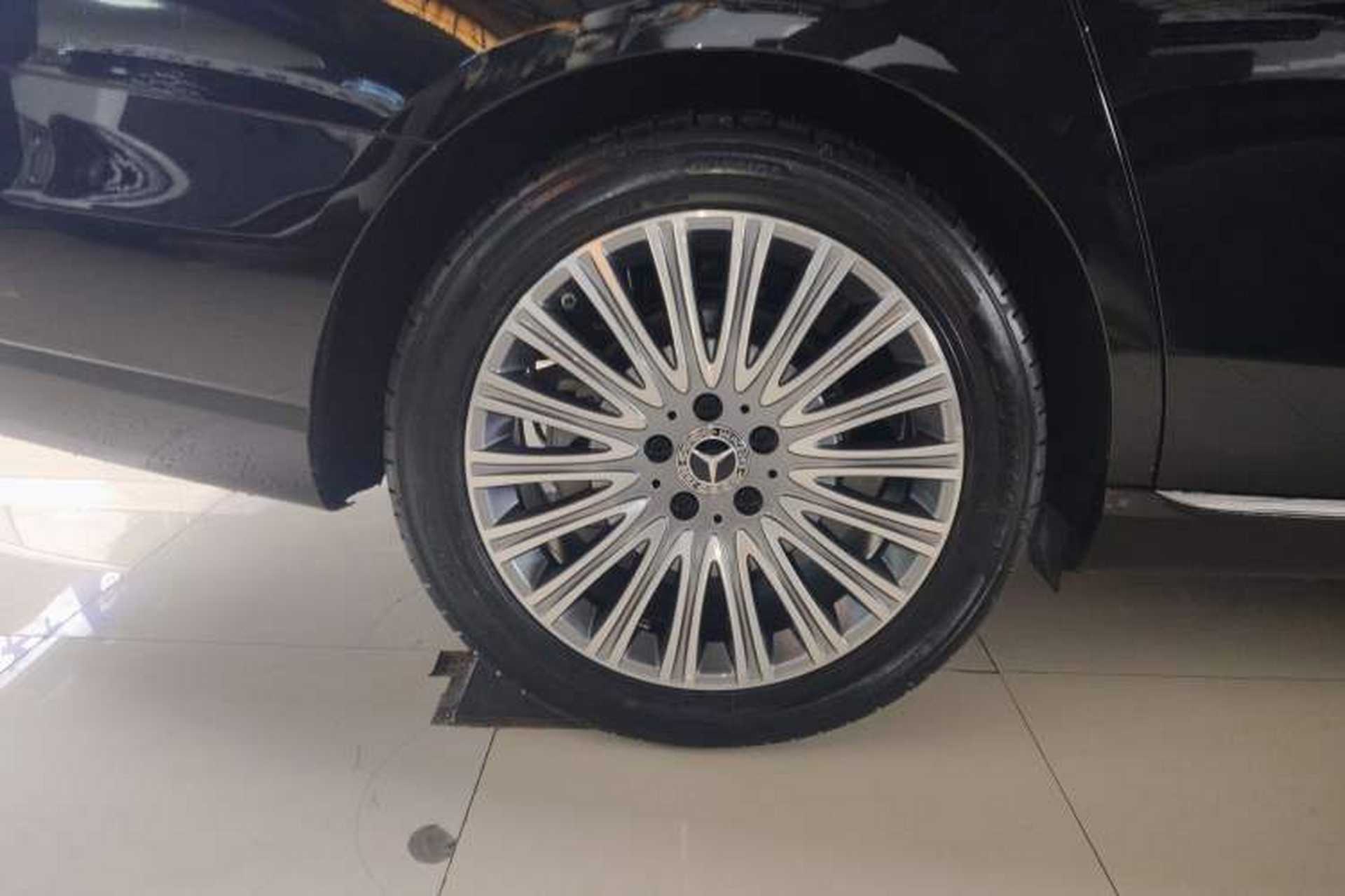 Used Mercedes-Benz E-Class 2021 Restyled E 300 L Luxury Edition Right Rear Wheel Hub