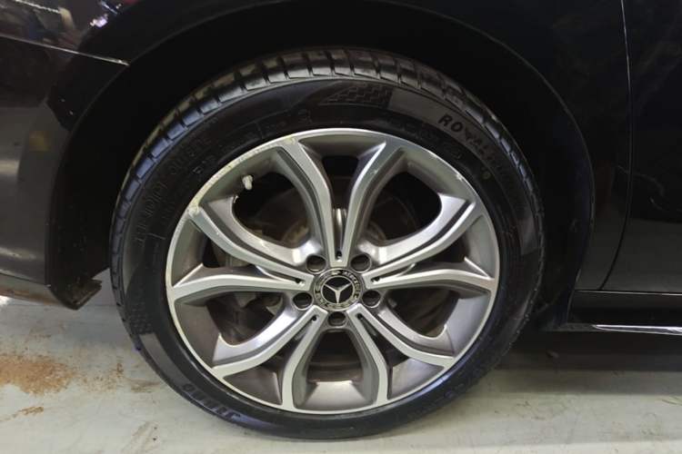 Used Mercedes-Benz E-Class 2021 Restyled E 300 L Sporty and Stylish Edition Right Rear Wheel Hub