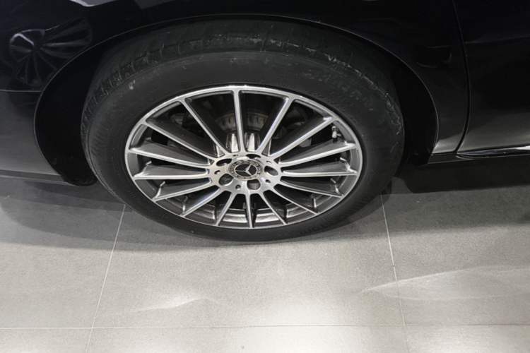 Used Mercedes-Benz E-Class 2021 E 260 L Right Rear Wheel Hub