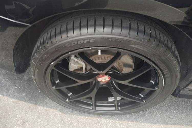 Used Mercedes-Benz E-Class 2021 Updated E 260 Fashion Sport Edition Right Rear Wheel Hub