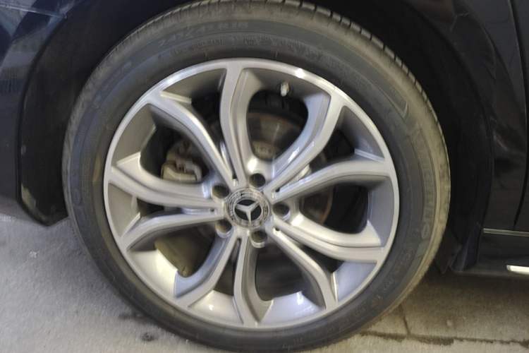 Used Mercedes-Benz E-Class 2021 Restyled E 300 L Sport Luxury Edition Right Rear Wheel Hub
