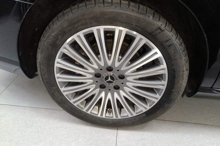 Used Mercedes-Benz E-Class 2021 E 300 L Stylish Model Right Rear Wheel Hub