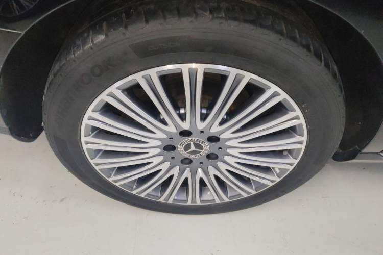 Used Mercedes-Benz E-Class 2021 E 300 L Stylish Model Right Rear Wheel Hub