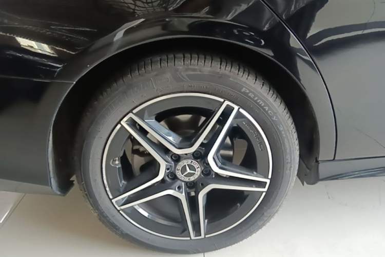 Used Mercedes-Benz E-Class 2021 Updated E 260 Fashion Sport Edition Right Rear Wheel Hub