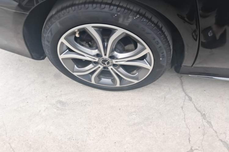 Used Mercedes-Benz E-Class 2021 Restyled E 300 L Sport Luxury Edition Right Rear Wheel Hub