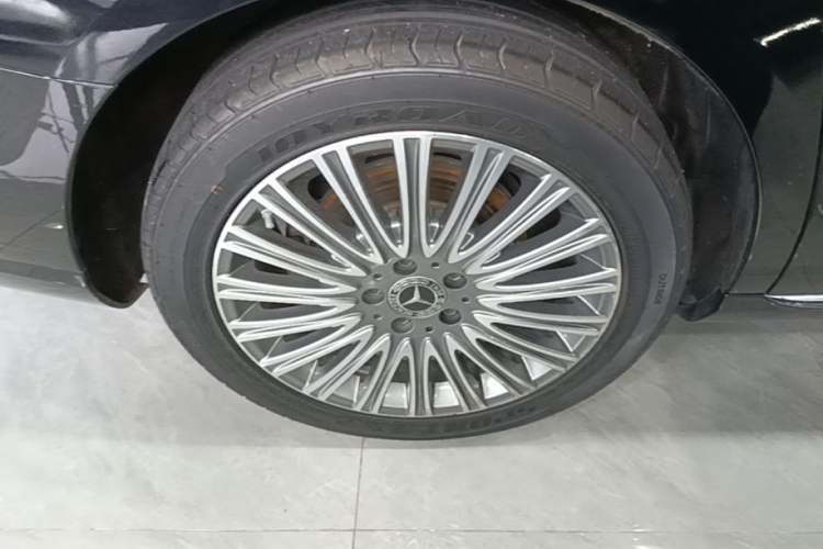 Used Mercedes-Benz E-Class 2021 E 300 L Stylish Model Right Rear Wheel Hub