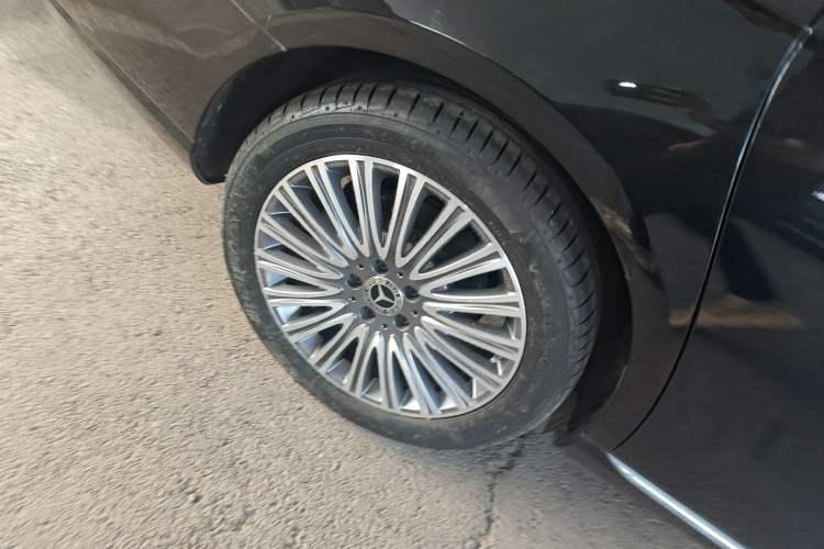 Used Mercedes-Benz E-Class 2021 Restyled E 300 L Luxury Edition Right Rear Wheel Hub