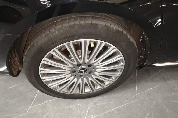 Used Mercedes-Benz E-Class 2021 E 300 L Stylish Model Right Rear Wheel Hub