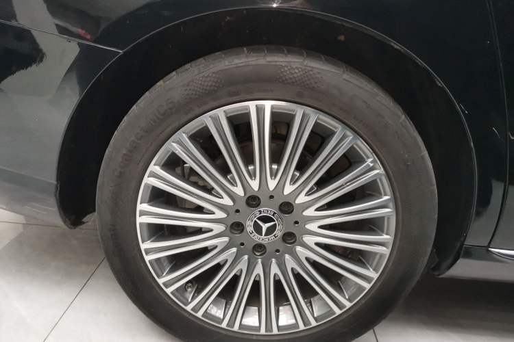 Used Mercedes-Benz E-Class 2021 Facelift E 300 L Stylish Edition Right Rear Wheel Hub
