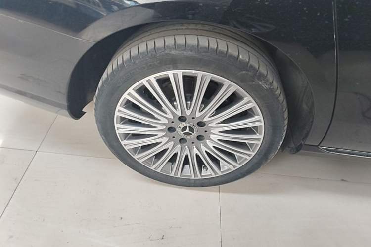 Used Mercedes-Benz E-Class 2021 Facelift E 300 L Stylish Edition Right Rear Wheel Hub