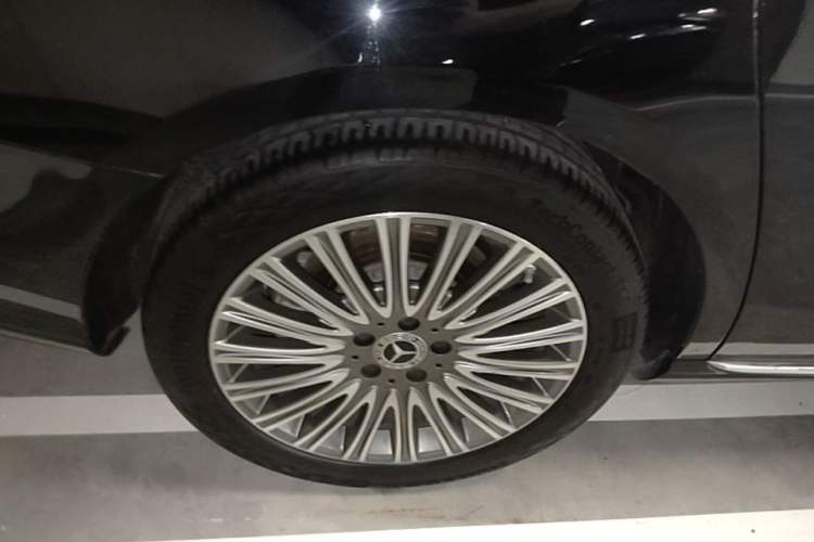 Used Mercedes-Benz E-Class 2021 Restyled E 300 L Luxury Edition Right Rear Wheel Hub