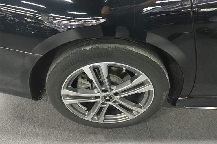 Used Mercedes-Benz E-Class 2021 E 260 L Sport Edition Right Rear Wheel Hub