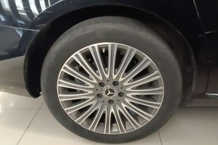 Used Mercedes-Benz E-Class 2021 Restyled E 300 L Luxury Edition Right Rear Wheel Hub