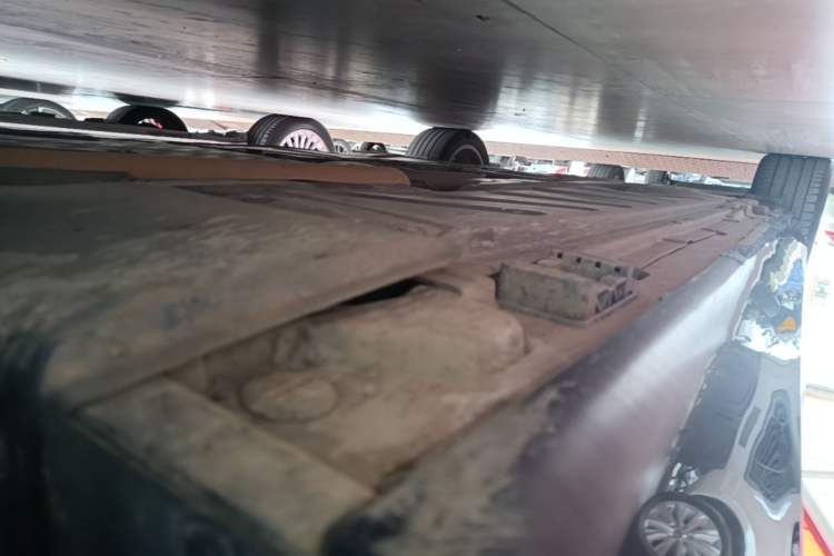 Used Mercedes-Benz E-Class 2021 Restyled E 300 L Luxury Edition Right Side Sill