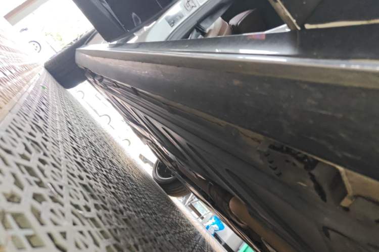 Used Mercedes-Benz E-Class 2021 E 300 L Sport Luxury Edition Right Side Sill